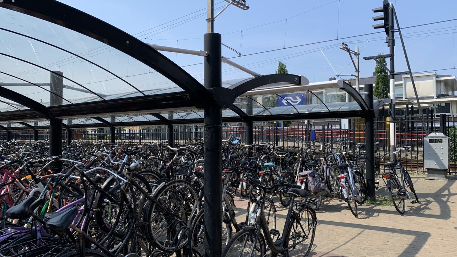 Foto: fietsenstalling station heiloo.jpeg